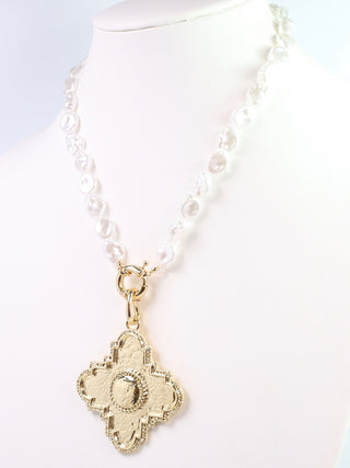 Juliet Pearl Toggle Necklace - Gold