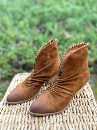 Antelope Lowri Suede Boot - Cognac