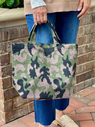 camo tote bag with short cloth handles 