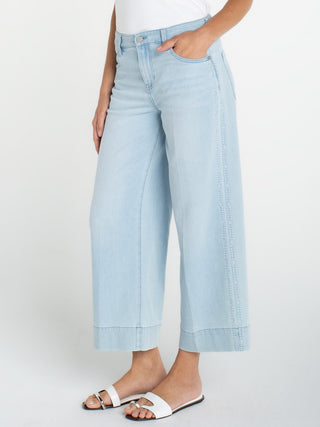 Liverpool Stride Crop Denim - Marine Flowers