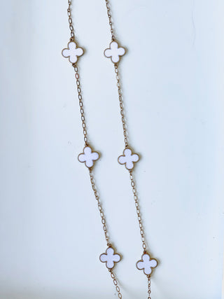 Doris Chain Necklace with Quatrefoil - White
