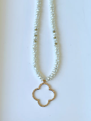 Duce Pearl Necklace with Quatrefoil Pendant - Gold