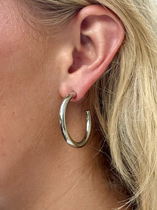 Nataliuh Hoop Earring