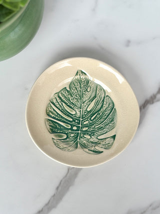 Serene Leaf Stoneware Plate  - Green