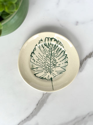 Serene Leaf Stoneware Plate  - Green