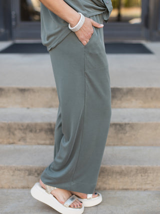 The Vacation Pant - Olive