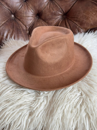 Trailblazer Short Brim Suede Hat - Camel Brown