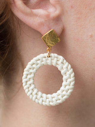 beachy ivory white wicker circle wreath dangle earrings drop from a gold diamond shaped post